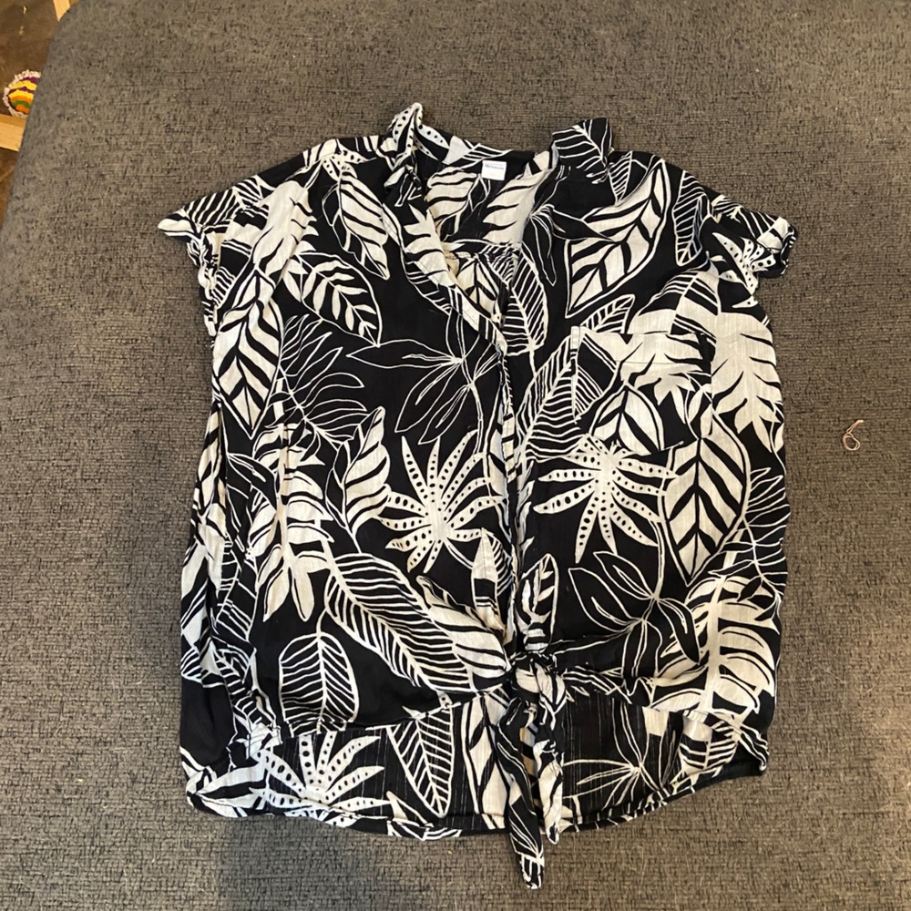 Black & White hawaiian shirt